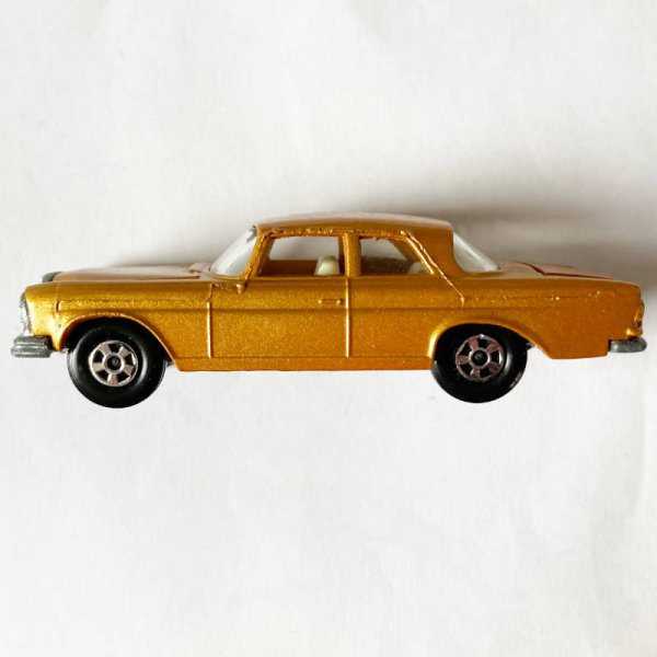 Matchbox | Superfast No 46 Mercedes 300 SE gold metallic - without packaging