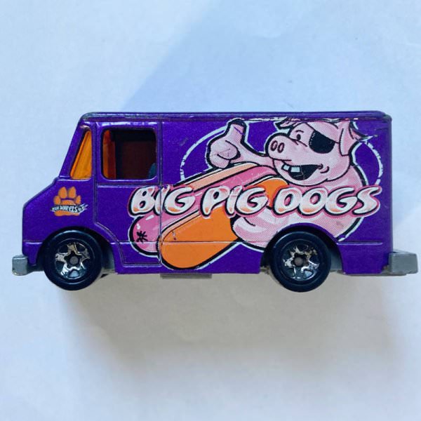 Hot Wheels | Combat Ambulance violett „Big Pig Dogs“ ohne Verpackung