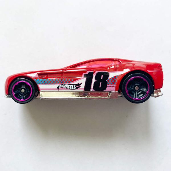 Hot Wheels | Torque Screw red 2018 without packaging