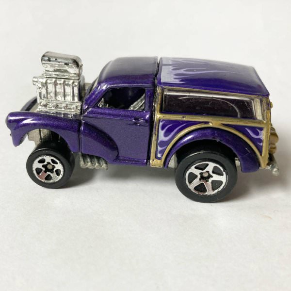 Hot Wheels | Morris Wagon 2006 Big Blocks 5-Pack Purple without packaging