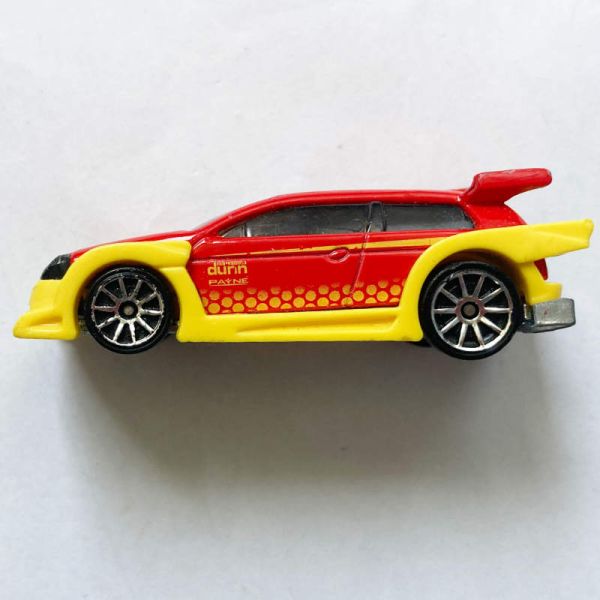 Hot Wheels | Flight '03 red/yellow 2010 without packaging