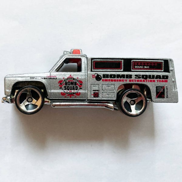 Hot Wheels | Rescue Ranger Silver BOMB SQUAD 2000 ohne Verpackung