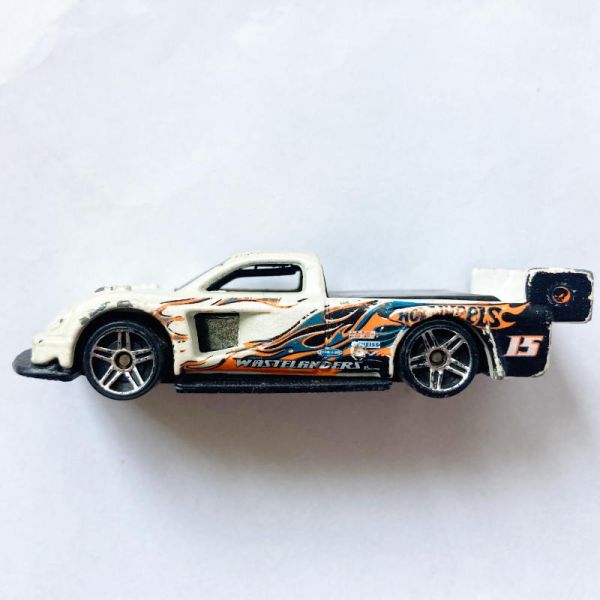 Hot Wheels | Pikes Peak Tacoma white 2005 without packaging